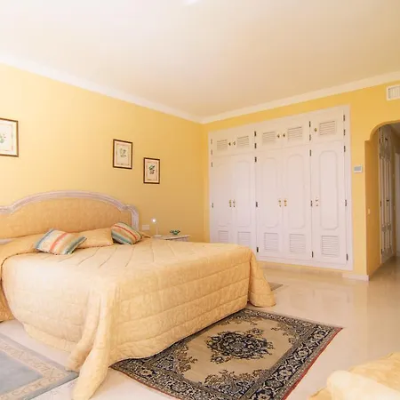 Penthouse Venalmar 度假居 *
